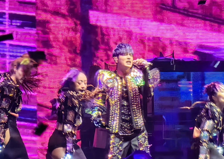 银河官网LED屏与场控荧光棒点燃周杰伦天津演唱会（第四场）